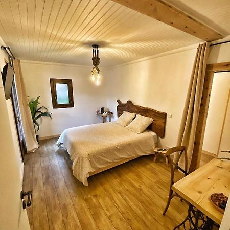 U Pasturellu Bed & Breakfast Pioggiola Bagian luar foto