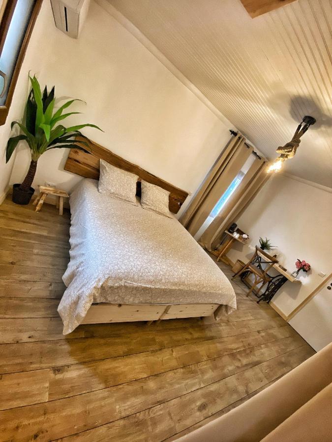 U Pasturellu Bed & Breakfast Pioggiola Bagian luar foto